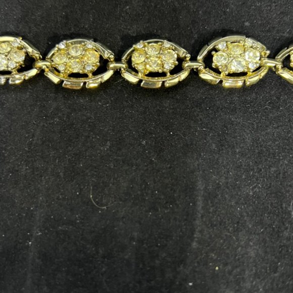 Vintage Coro Gold Tone Clear Rhinestone Bracelet Missing Stone W/Safety (3052) - Picture 3 of 10